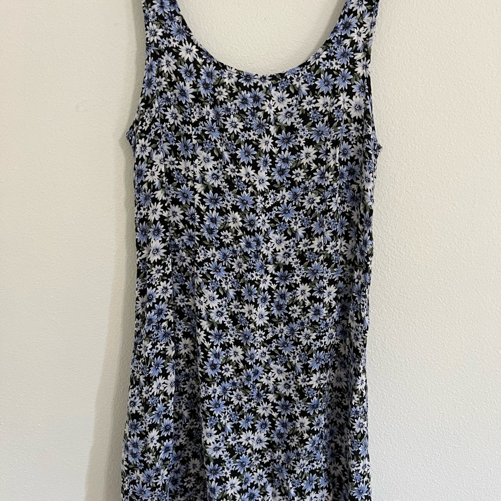 American Eagle Outfitters Black and Blue Floral Top